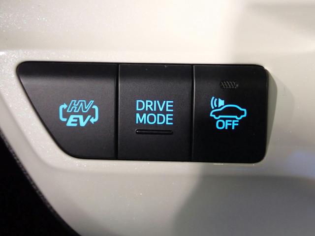 プリウスPHV Sナビパッケージ Toyota・SafetySense P 禁煙 純正11.6インチナビ フルセグ USB BT Bカメラ LED ETC2.0 LEDヘッド&フォグ プリクラッシュS LDA ATハイビーム ステア&シートヒーター Aストップ 純正15AW(12枚目)
