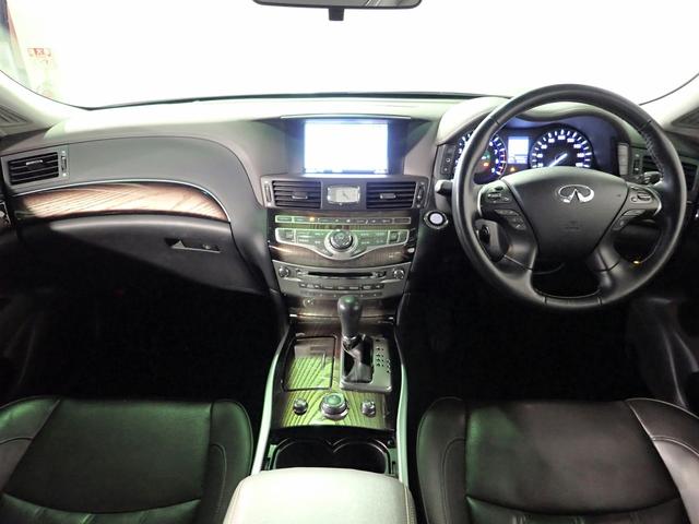 フーガハイブリッド ＨＹＢＲＩＤ　ＶＩＰ　エマージェンシーブレーキ　禁煙　純正ＨＤＤナビ　フルセグＴＶ　ＤＶＤ　ＢＴ　アラウンドビューＭ　インテリジェンスクルーズＣ　ブラインドスポットＭ　黒革シート　シートヒーター＆ベンチシート　Ｒ電動サンシェード　遮音ガラス　純正１８ＡＷ（21枚目）