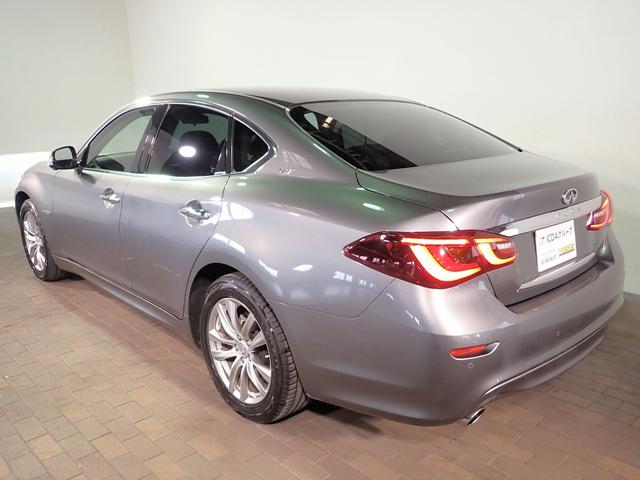 フーガハイブリッド ＨＹＢＲＩＤ　ＶＩＰ　エマージェンシーブレーキ　禁煙　純正ＨＤＤナビ　フルセグＴＶ　ＤＶＤ　ＢＴ　アラウンドビューＭ　インテリジェンスクルーズＣ　ブラインドスポットＭ　黒革シート　シートヒーター＆ベンチシート　Ｒ電動サンシェード　遮音ガラス　純正１８ＡＷ（30枚目）