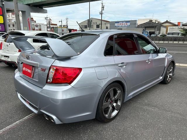 インプレッサ ＷＲＸ　ＳＴＩ　ＳＴＩスポイラー　ＳＴＩマフラー　ＳＴＩタワーバー　純正アルミ　専用シート　社外ナビ　フルセグ　前後ドラレコ　ＥＴＣ（2枚目）