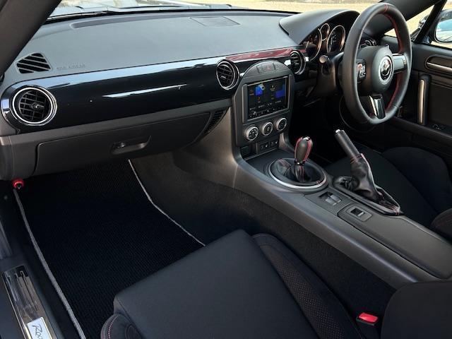 ダッシュボード周りも非常に綺麗で使用感は有りません！