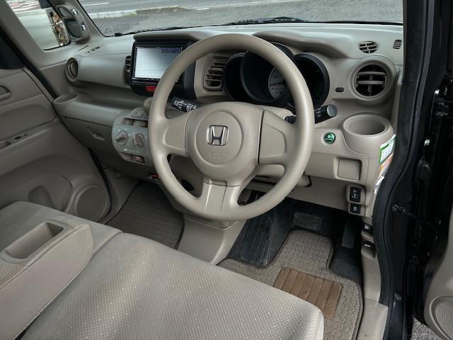 Ｎ－ＢＯＸカスタム カスタム　Ｇ　４ＷＤ車　社外ナビＴＶ　Ｂカメラ（10枚目）