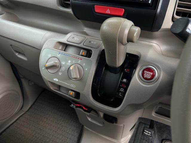 Ｎ－ＢＯＸカスタム カスタム　Ｇ　４ＷＤ車　社外ナビＴＶ　Ｂカメラ（12枚目）
