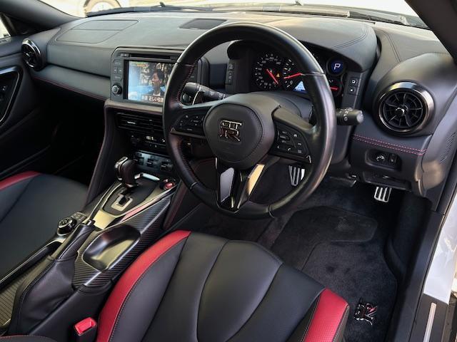 ＧＴ－Ｒ ブラックエディション　ＮＩＳＭＯスポーツリセッティング　ＢＯＳＥサウンド　純正レカロ　ＬＥＤ　純正アルミ　純正ナビＴＶ　Ｂカメラ（3枚目）