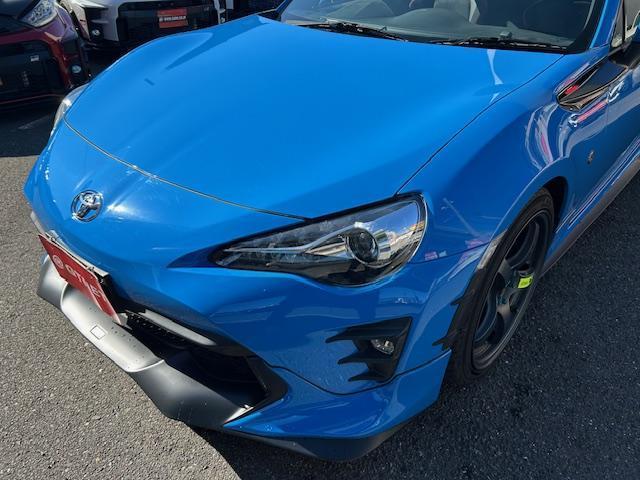 ８６ ＧＴリミテッド　ＴＲＤエアロ　社外マフラー　ＲＥＣＡＲＯ　ｒａｙｓアルミ　純正ナビＴＶ　Ｂカメラ　ＬＥＤ　フォグ　ＥＴＣ（6枚目）