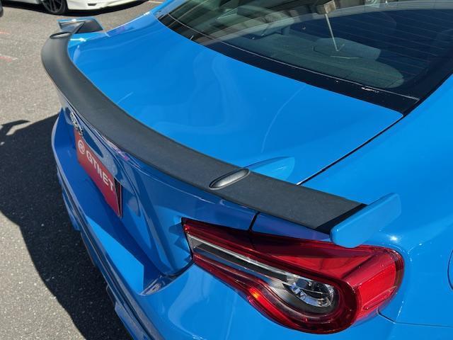 ８６ ＧＴリミテッド　ＴＲＤエアロ　社外マフラー　ＲＥＣＡＲＯ　ｒａｙｓアルミ　純正ナビＴＶ　Ｂカメラ　ＬＥＤ　フォグ　ＥＴＣ（8枚目）