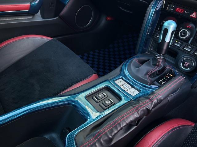 ８６ ＧＴリミテッド　ＴＲＤエアロ　社外マフラー　ＲＥＣＡＲＯ　ｒａｙｓアルミ　純正ナビＴＶ　Ｂカメラ　ＬＥＤ　フォグ　ＥＴＣ（16枚目）