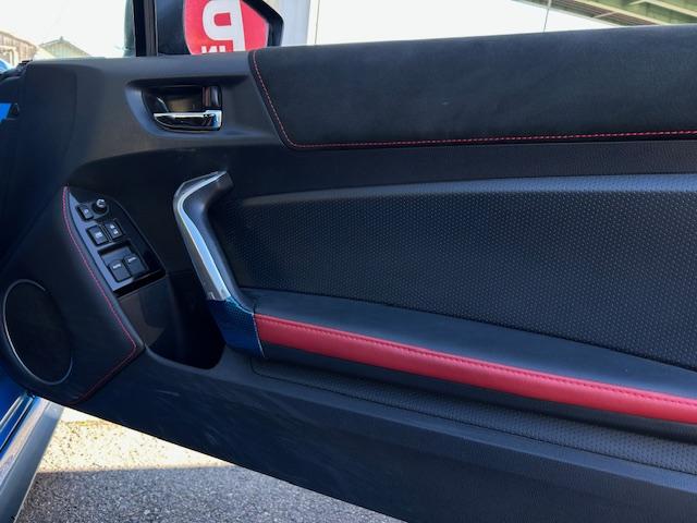 ８６ ＧＴリミテッド　ＴＲＤエアロ　社外マフラー　ＲＥＣＡＲＯ　ｒａｙｓアルミ　純正ナビＴＶ　Ｂカメラ　ＬＥＤ　フォグ　ＥＴＣ（32枚目）