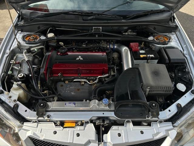 エンジンも機関良好です！エアクリやタワーバーなどのアフターパーツ発注から取付までお気軽にお申し付けください！