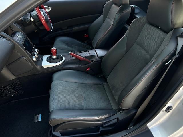 フェアレディＺ バージョンニスモ　タイプ３８０ＲＳ　３００台限定車　ＮＩＳＭＯエアロ　オリジナルコンディション　社外ナビＴＶ　Ｂカメラ　ＦＲカメラ　キセノン　純正アルミ（15枚目）