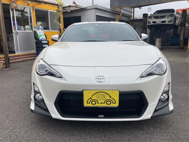 ８６ ＧＴリミテッド　ワンオーナー　ＥＴＣ　バックカメラ　ナビ　ＴＶ　ＡＴ　ＨＩＤ　スマートキー　電動格納ミラー　シートヒーター　エアロ　アルミホイール　盗難防止システム　衝突安全ボディ　ＡＢＳ　ＥＳＣ　ブルーレイ　ＵＳＢ（12枚目）