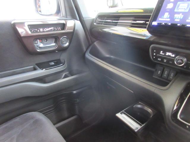 Ｎ－ＢＯＸカスタム Ｇ・Ｌホンダセンシング　９インチ社外ナビ・デジタルインナーミラー・ＥＴＣ・ナビ連動前後ドラレコ・シートヒーター・両側パワースライドドア・ホンダセンシング・ＭＤＭＩ接続・Ｂｌｕｅｔｏｏｔｈ接続・純正アルミ（76枚目）