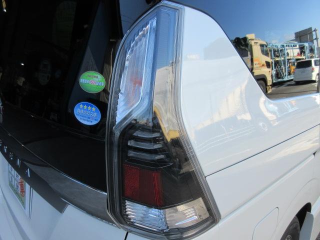 セレナ ｅ－パワー　ハイウェイスターＶ　純正ナビ・アラウンドビュー・ＥＴＣ・プロパイロット・ドライブレコーダー・Ｂｌｕｅｔｏｏｔｈ接続・パーキングアシスト・ステアリングヒーター・シートヒーター・衝突被害軽減・踏み間違い防止・禁煙車・記録簿（19枚目）