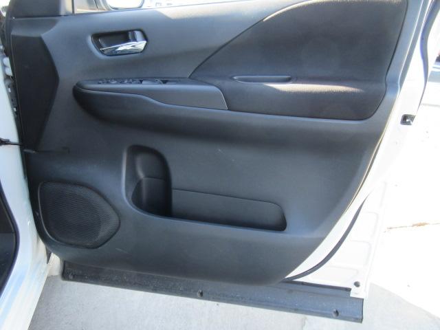 セレナ ｅ－パワー　ハイウェイスターＶ　純正ナビ・アラウンドビュー・ＥＴＣ・プロパイロット・ドライブレコーダー・Ｂｌｕｅｔｏｏｔｈ接続・パーキングアシスト・ステアリングヒーター・シートヒーター・衝突被害軽減・踏み間違い防止・禁煙車・記録簿（24枚目）