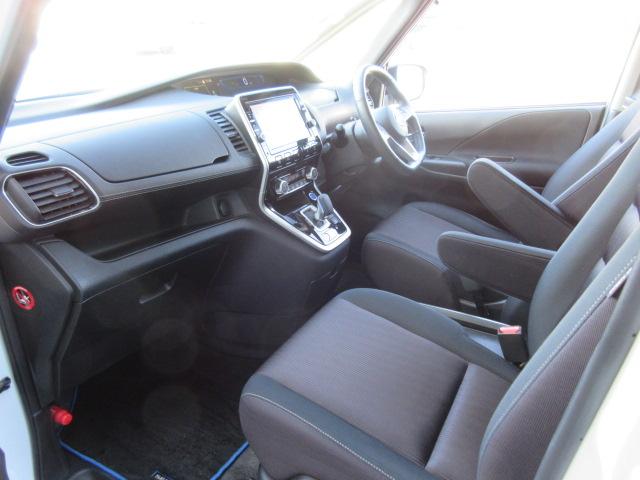 セレナ ｅ－パワー　ハイウェイスターＶ　純正ナビ・アラウンドビュー・ＥＴＣ・プロパイロット・ドライブレコーダー・Ｂｌｕｅｔｏｏｔｈ接続・パーキングアシスト・ステアリングヒーター・シートヒーター・衝突被害軽減・踏み間違い防止・禁煙車・記録簿（28枚目）