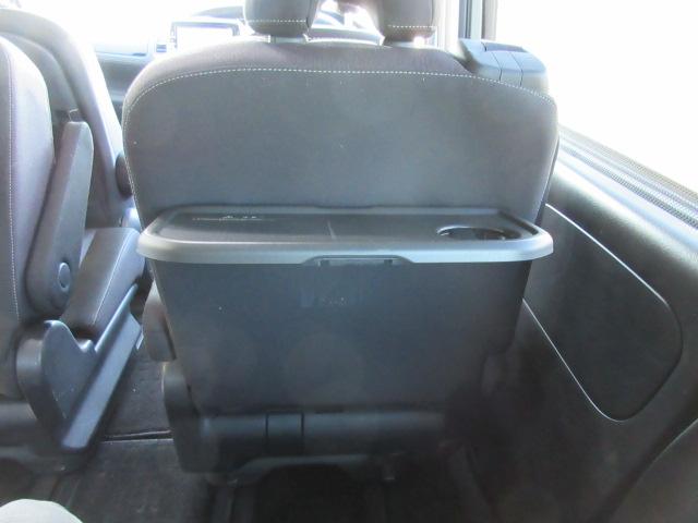 セレナ ｅ－パワー　ハイウェイスターＶ　純正ナビ・アラウンドビュー・ＥＴＣ・プロパイロット・ドライブレコーダー・Ｂｌｕｅｔｏｏｔｈ接続・パーキングアシスト・ステアリングヒーター・シートヒーター・衝突被害軽減・踏み間違い防止・禁煙車・記録簿（46枚目）