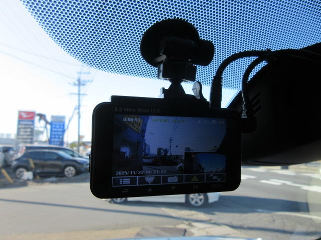 セレナ ｅ－パワー　ハイウェイスターＶ　純正ナビ・アラウンドビュー・ＥＴＣ・プロパイロット・ドライブレコーダー・Ｂｌｕｅｔｏｏｔｈ接続・パーキングアシスト・ステアリングヒーター・シートヒーター・衝突被害軽減・踏み間違い防止・禁煙車・記録簿（68枚目）