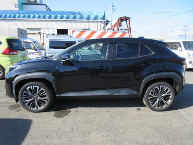 ヤリスクロス ハイブリッドＧ　純正８インチディスプレイＡｕｄｉｏ・全周囲カメラ・ＥＴＣ・ドラレコ・ＢＳＭ・Ｂｌｕｅｔｏｏｔｈ接続・ＬＥＤヘッドライト・クリアランスソナー・純アルミ・クルーズコントロール・禁煙車・ＴＳＳ・スマートキー（4枚目）