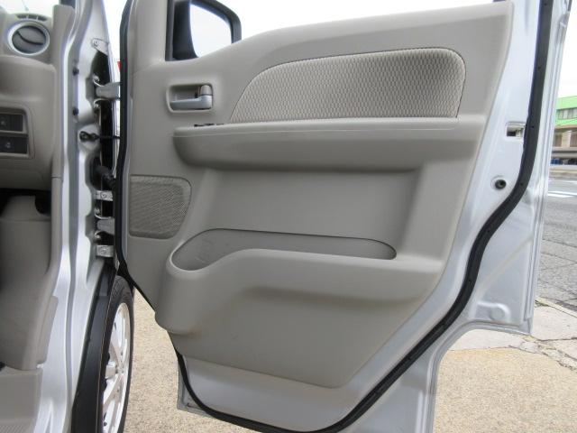 スクラムワゴン PZターボ 純正ナビ・フルセグ・ETC・シートヒーター・リアヒーター・障害物センサー・Bluetooth接続・DVD・CD・ターボ車・フォグランプ・レーンキープアシスト・アクセル踏み間違い防止装置・純正アルミ(24枚目)