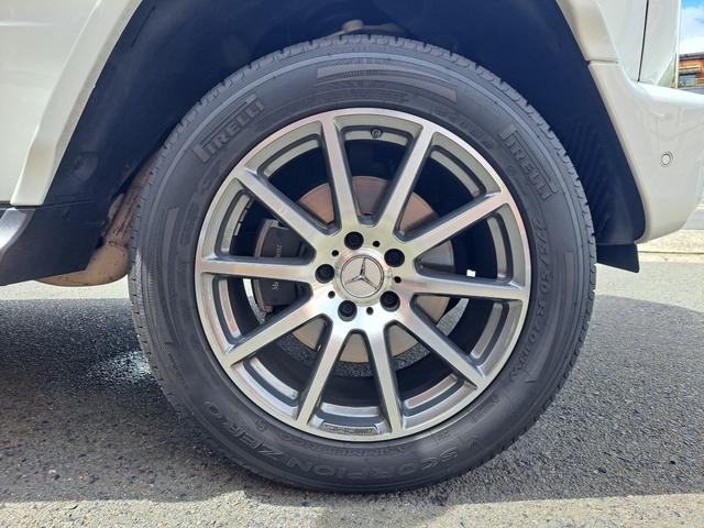 Ｇクラス Ｇ３５０ｄ　ＡＭＧライン　純正２０インチアルミ／ブルメスターサラウンドシステム／ガラススライディングルーフ／ＬＥＤヘッドライト／アダプティブダンピングシステム／アイドリングストップ／３６０°カメラ／ブラックレザー／ドラレコ（14枚目）