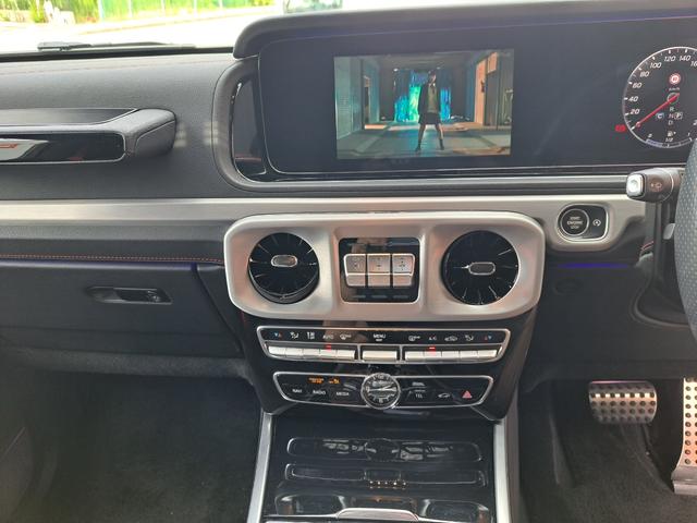 Ｇクラス Ｇ３５０ｄ　ＡＭＧライン　純正２０インチアルミ／ブルメスターサラウンドシステム／ガラススライディングルーフ／ＬＥＤヘッドライト／アダプティブダンピングシステム／アイドリングストップ／３６０°カメラ／ブラックレザー／ドラレコ（21枚目）