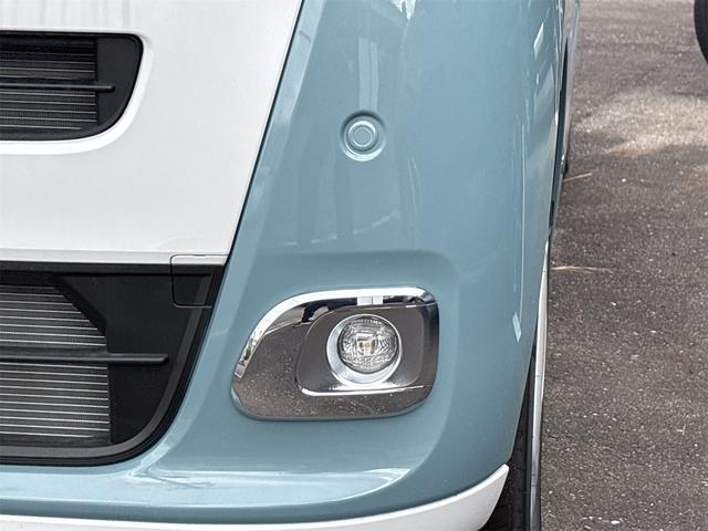 ムーヴキャンバス ストライプスＧ　両側電動スライドドア　クリアランスソナー　レーンアシスト　衝突被害軽減システム　オートライト　ＬＥＤヘッドランプ　スマートキー　アイドリングストップ　電動格納ミラー　シートヒーター　ベンチシート（9枚目）