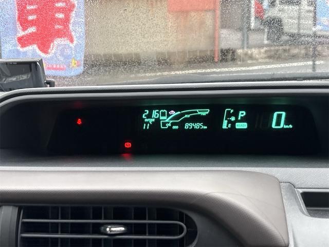 アクア Ｇ　ハイブリッド　ＥＴＣ　純正ナビ　プッシュスタート　オートライトシステム　オーディオ　パワーウィンドウ　パワーステアリング　シルバー（32枚目）