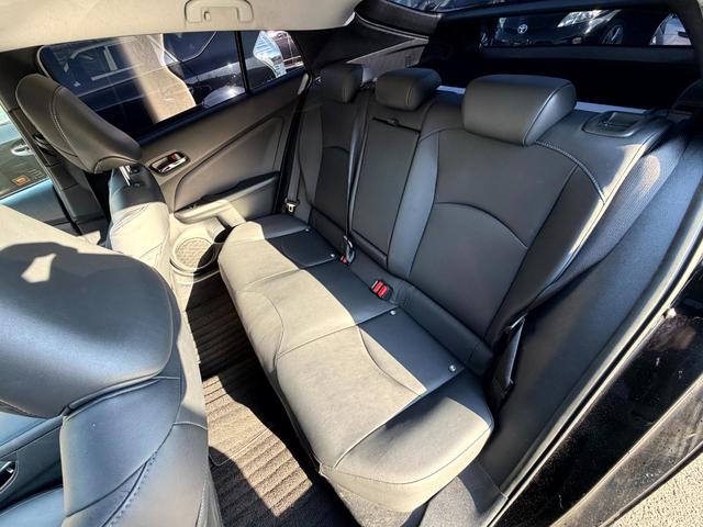 プリウス Sツーリングセレクション HVバッテリー5年間保証付 レーダークルーズコントロール ナビ/フルセグTV/Bluetoothオーディオ/CD/DVD/バックカメラ/シートヒーター/合成レザーシート/ドライブレコーダー(14枚目)