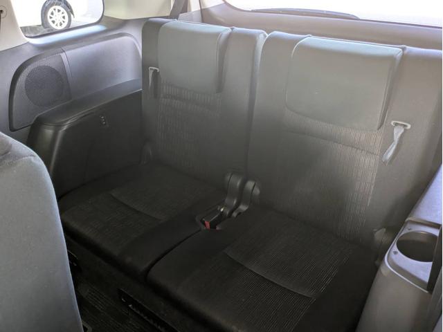 アイシス プラタナ　４ＷＤ　メモリナビ　Ｂｌｕｅｔｏｏｔｈ接続　バックカメラ　ＥＴＣ　パワースライドドア　フルセグＴＶ　ウォークスルー（10枚目）