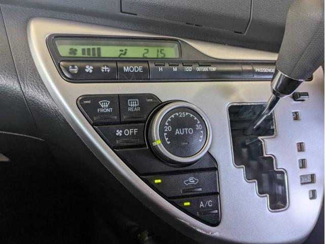 アイシス プラタナ　４ＷＤ　メモリナビ　Ｂｌｕｅｔｏｏｔｈ接続　バックカメラ　ＥＴＣ　パワースライドドア　フルセグＴＶ　ウォークスルー（29枚目）
