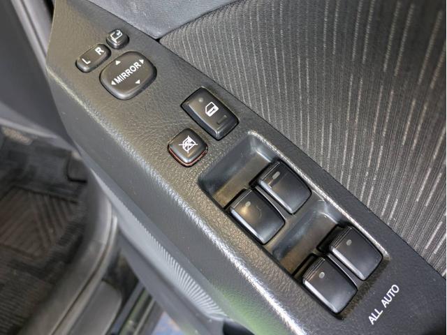 アイシス プラタナ　４ＷＤ　メモリナビ　Ｂｌｕｅｔｏｏｔｈ接続　バックカメラ　ＥＴＣ　パワースライドドア　フルセグＴＶ　ウォークスルー（32枚目）
