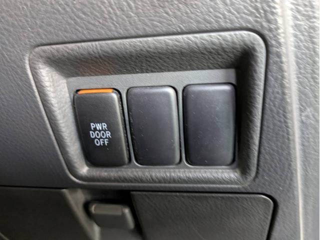 アイシス プラタナ　４ＷＤ　メモリナビ　Ｂｌｕｅｔｏｏｔｈ接続　バックカメラ　ＥＴＣ　パワースライドドア　フルセグＴＶ　ウォークスルー（34枚目）