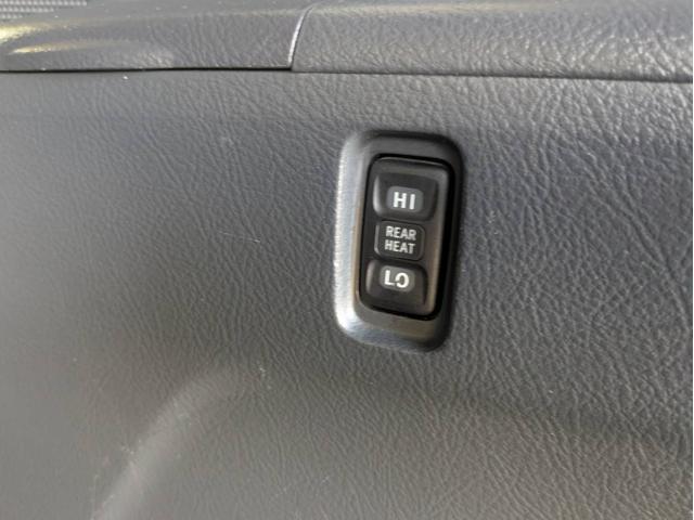 アイシス プラタナ　４ＷＤ　メモリナビ　Ｂｌｕｅｔｏｏｔｈ接続　バックカメラ　ＥＴＣ　パワースライドドア　フルセグＴＶ　ウォークスルー（35枚目）