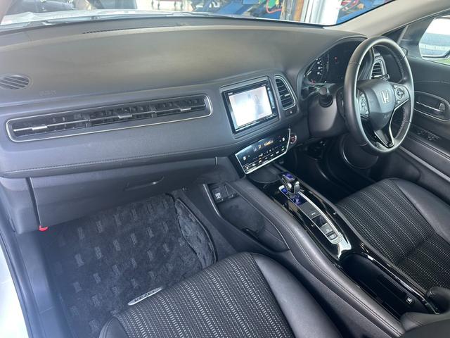 ヴェゼル ハイブリッドＺ・ホンダセンシング　衝突軽減ブレーキ　ＳＤナビ　Ｂｌｕｅｔｏｏｔｈ接続　バックカメラ　追従クルコン　シートヒーター　ＥＴＣ　ワンオーナー（7枚目）