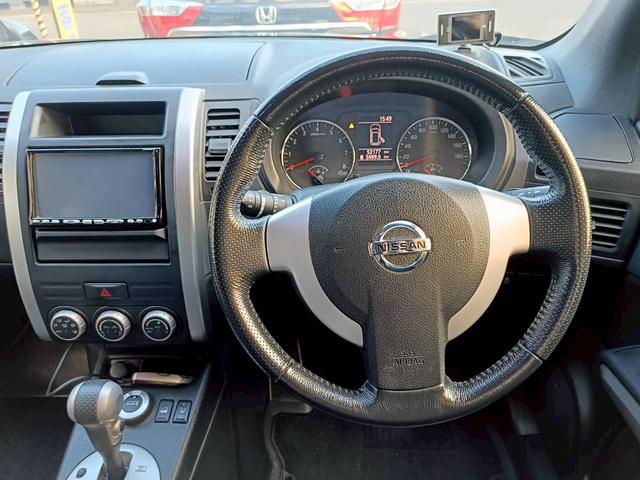 エクストレイル ２０Ｘ　ＨＤＤナビ　バックカメラ　４ＷＤ　シートヒーター　ＥＴＣ　フルセグＴＶ　ダウンヒルアシスト　音楽録音　ＣＤ／ＤＶＤ再生（12枚目）