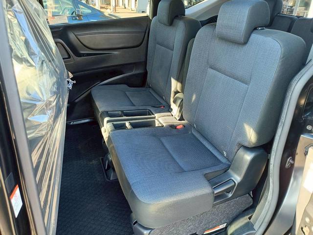 シエンタ ハイブリッドG 衝突軽減ブレーキ SDナビ 両側電動スライド バックカメラ Bluetooth接続 シートヒーター ETC フルセグTV ウォークスルー LEDライト 純正アルミ 車線逸脱警報 ステアリングリモコン(9枚目)