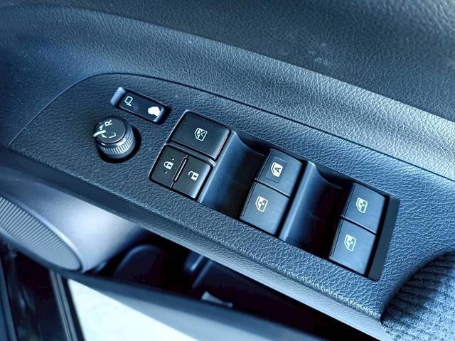 シエンタ ハイブリッドG 衝突軽減ブレーキ SDナビ 両側電動スライド バックカメラ Bluetooth接続 シートヒーター ETC フルセグTV ウォークスルー LEDライト 純正アルミ 車線逸脱警報 ステアリングリモコン(36枚目)