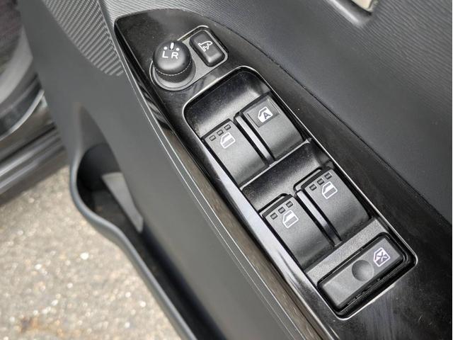 タント カスタムＸ　スマートセレクションＳＡ　衝突軽減ブレーキ　ＳＤナビ　Ｂｌｕｅｔｏｏｔｈオーディオ　ＥＴＣ　フルセグＴＶ　パワースライドドア　ＡＵＸ　ＣＤ／ＤＶＤ再生　純正アルミ　オートライト　ステアリングリモコン　プッシュスタート（35枚目）