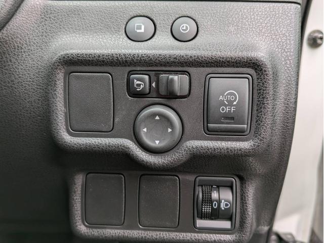 ノート メダリスト　ＳＤナビ　全周囲カメラ　Ｂｌｕｅｔｏｏｔｈオーディオ　ＥＴＣ　ワンセグＴＶ　音楽録音　ＣＤ／ＤＶＤ再生　ＡＵＸ　ＵＳＢ接続　オートライト　ハーフレザーシート　プッシュスタート　アイドリングストップ（15枚目）