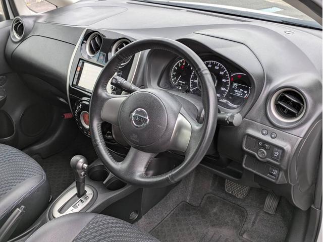 ノート メダリスト　ＳＤナビ　全周囲カメラ　Ｂｌｕｅｔｏｏｔｈオーディオ　ＥＴＣ　ワンセグＴＶ　音楽録音　ＣＤ／ＤＶＤ再生　ＡＵＸ　ＵＳＢ接続　オートライト　ハーフレザーシート　プッシュスタート　アイドリングストップ（30枚目）