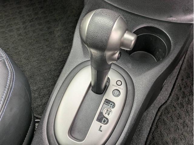 ノート メダリスト　ＳＤナビ　全周囲カメラ　Ｂｌｕｅｔｏｏｔｈオーディオ　ＥＴＣ　ワンセグＴＶ　音楽録音　ＣＤ／ＤＶＤ再生　ＡＵＸ　ＵＳＢ接続　オートライト　ハーフレザーシート　プッシュスタート　アイドリングストップ（33枚目）