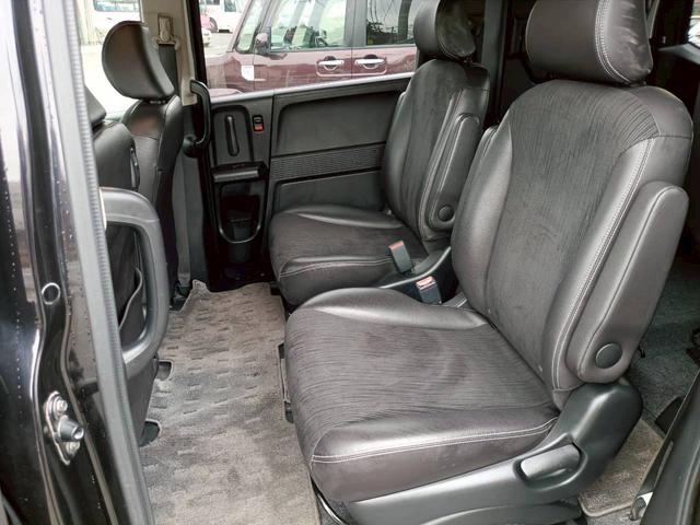 フリードハイブリッド ジャストセレクション　ＨＤＤナビ　両側電動スライドドア　Ｂｌｕｅｔｏｏｔｈオーディオ　クルーズコントロール　ＥＴＣ　フルセグＴＶ　音楽録音　ウォークスルー　３列シート　純正アルミ　ＣＤ／ＤＶＤ再生　ハーフレザーシート（9枚目）