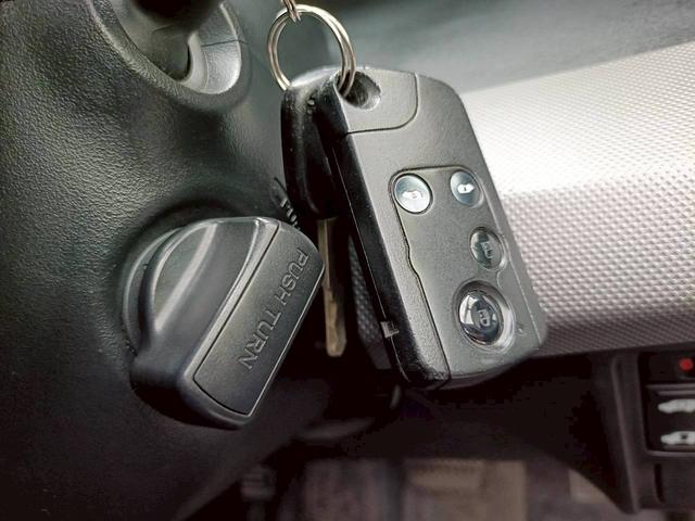 フリードハイブリッド ジャストセレクション　ＨＤＤナビ　両側電動スライドドア　Ｂｌｕｅｔｏｏｔｈオーディオ　クルーズコントロール　ＥＴＣ　フルセグＴＶ　音楽録音　ウォークスルー　３列シート　純正アルミ　ＣＤ／ＤＶＤ再生　ハーフレザーシート（19枚目）