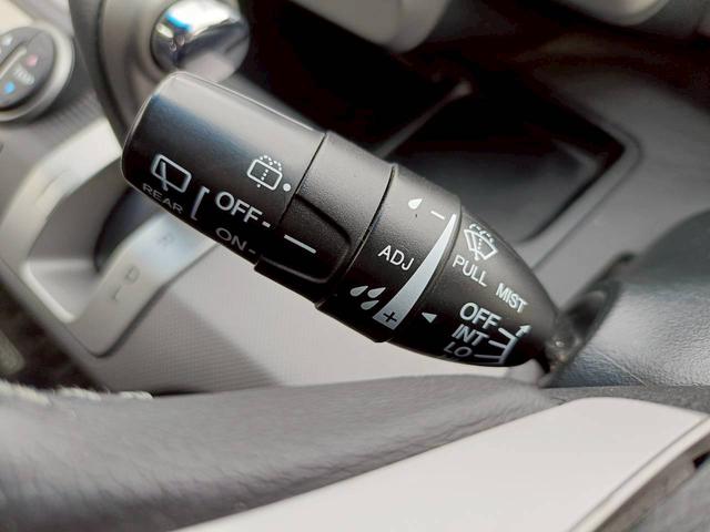 フリードハイブリッド ジャストセレクション　ＨＤＤナビ　両側電動スライドドア　Ｂｌｕｅｔｏｏｔｈオーディオ　クルーズコントロール　ＥＴＣ　フルセグＴＶ　音楽録音　ウォークスルー　３列シート　純正アルミ　ＣＤ／ＤＶＤ再生　ハーフレザーシート（30枚目）