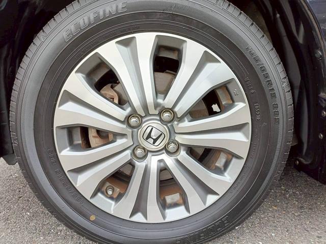 フリードハイブリッド ジャストセレクション　ＨＤＤナビ　両側電動スライドドア　Ｂｌｕｅｔｏｏｔｈオーディオ　クルーズコントロール　ＥＴＣ　フルセグＴＶ　音楽録音　ウォークスルー　３列シート　純正アルミ　ＣＤ／ＤＶＤ再生　ハーフレザーシート（41枚目）