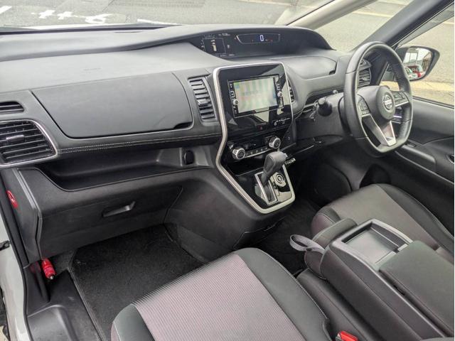 セレナ ハイウェイスター　衝突軽減ブレーキ　全周囲カメラ　クルーズコントロール　ＥＴＣ　フルセグＴＶ　メモリーナビ　後席モニター　両側スライド片側電動　Ｂｌｕｅｔｏｏｔｈ接続　ＵＳＢ接続　アイドリングストップ　オートライト（8枚目）