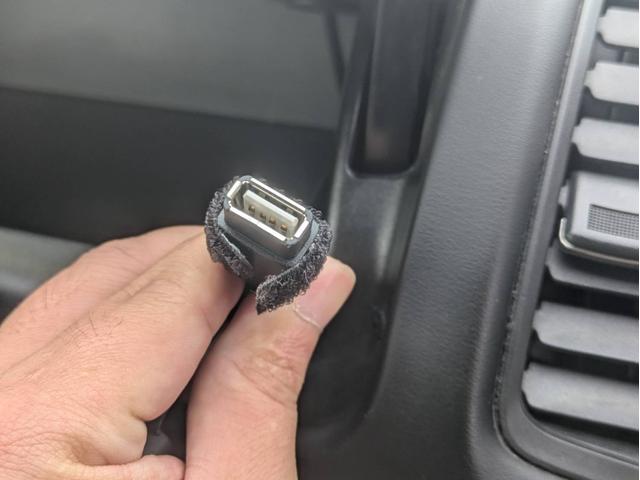 セレナ ハイウェイスター　衝突軽減ブレーキ　全周囲カメラ　クルーズコントロール　ＥＴＣ　フルセグＴＶ　メモリーナビ　後席モニター　両側スライド片側電動　Ｂｌｕｅｔｏｏｔｈ接続　ＵＳＢ接続　アイドリングストップ　オートライト（22枚目）