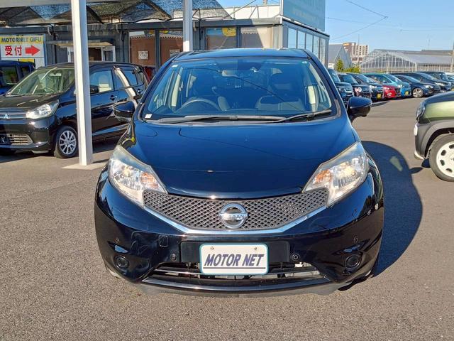 ノート Ｘ　ＤＩＧ－Ｓ　Ｖセレクション＋セーフティ　衝突軽減ブレーキ　ＳＤナビ　障害物センサー　全周囲カメラ　フルセグＴＶ　ＡＵＸ　Ｂｌｕｅｔｏｏｔｈオーディオ　車線逸脱警報　ＣＤ／ＤＶＤ再生　オートライト　プッシュスタート　アイドリングストップ（31枚目）