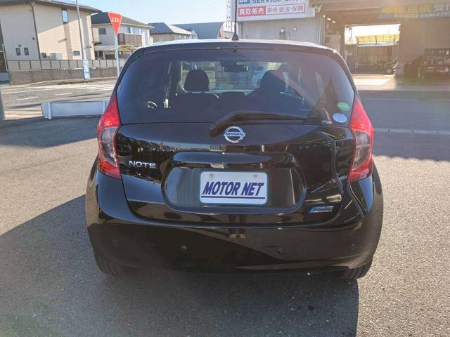 ノート Ｘ　ＤＩＧ－Ｓ　Ｖセレクション＋セーフティ　衝突軽減ブレーキ　ＳＤナビ　障害物センサー　全周囲カメラ　フルセグＴＶ　ＡＵＸ　Ｂｌｕｅｔｏｏｔｈオーディオ　車線逸脱警報　ＣＤ／ＤＶＤ再生　オートライト　プッシュスタート　アイドリングストップ（34枚目）
