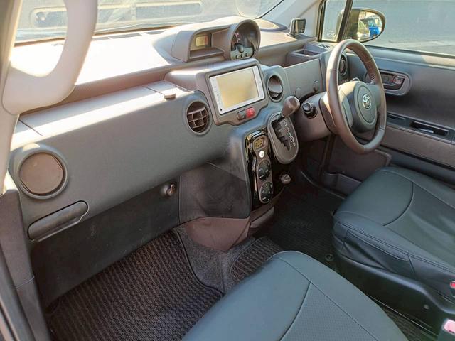 ポルテ G 4WD メモリナビ バックカメラ パワースライドドア ETC シートヒーター Bluetoothオーディオ フルセグTV AUX ワンオーナー CD/DVD再生 ウォークスルー プッシュスタート(7枚目)